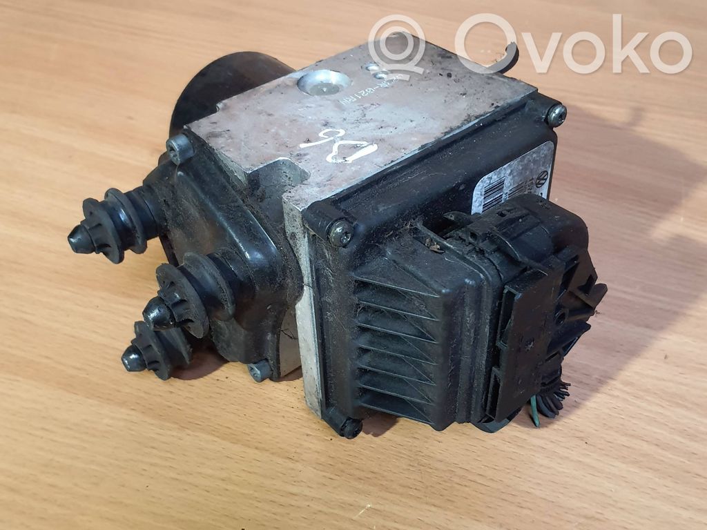 Volkswagen PASSAT B6 ABS-pumppu 