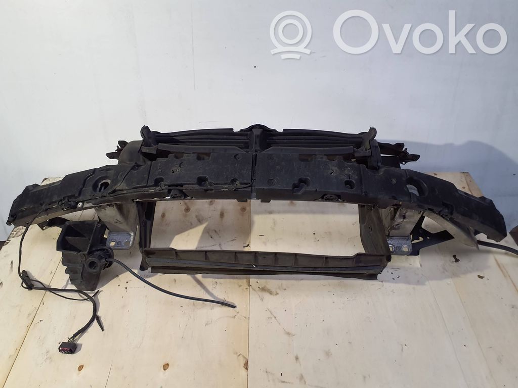 BMW 5 E60 E61 Панель радиаторов 