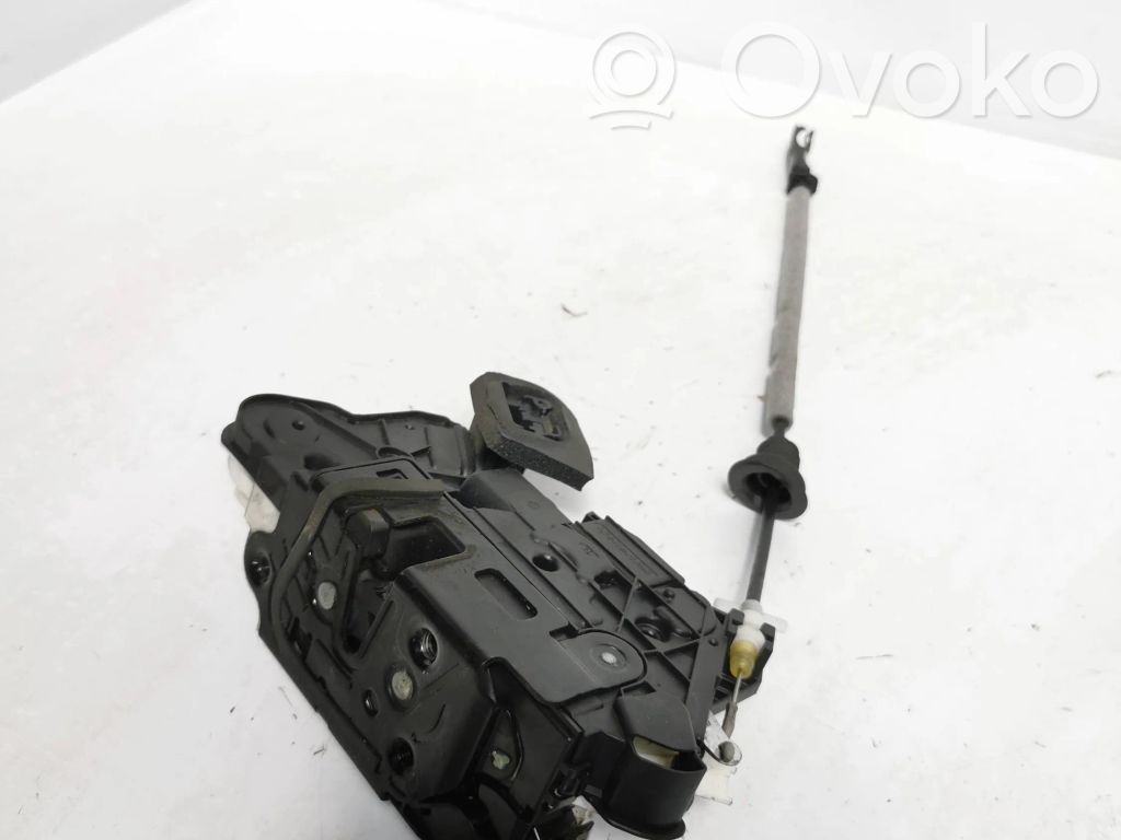 Volkswagen Polo V 6R Front door lock 
