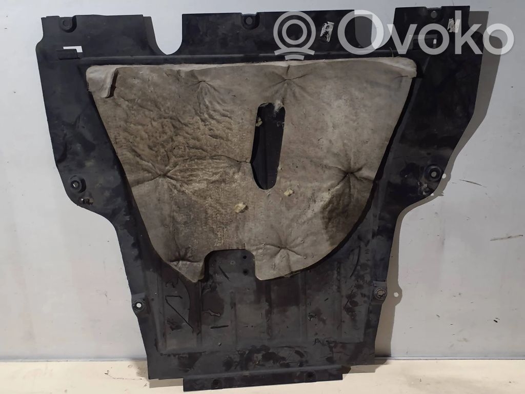 Renault Clio IV Engine splash shield/under tray 