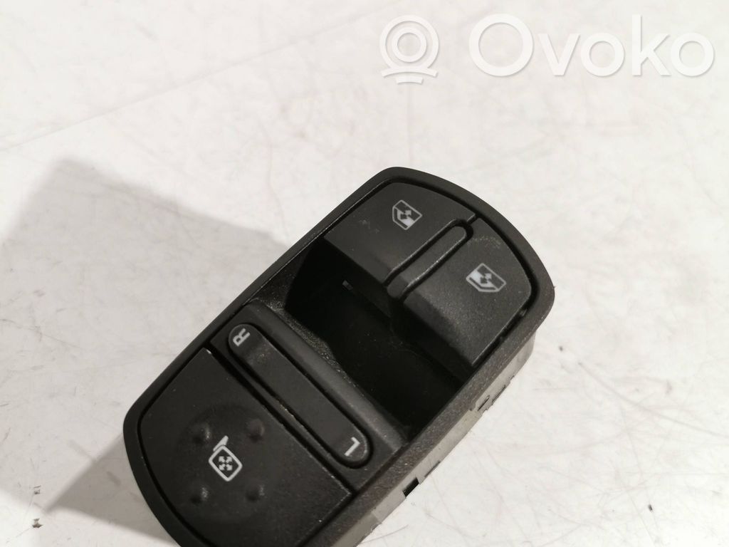 Opel Corsa E Electric window control switch 