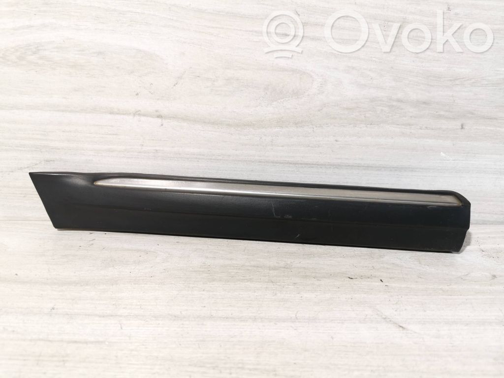 BMW 7 E32 Apdaila sparno (moldingas) 