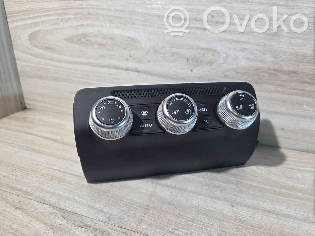 Audi A1 Climate control unit 