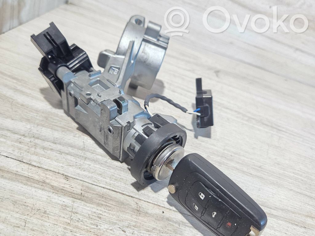 Opel Insignia A Ignition lock 