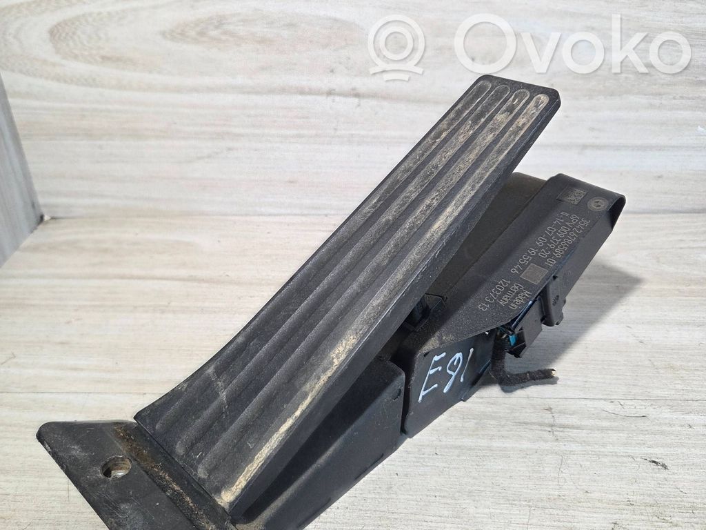 Accelerator throttle pedal   6786589,6PV00937920,12037313