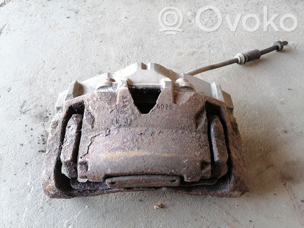 Volvo V70 Передний суппорт 