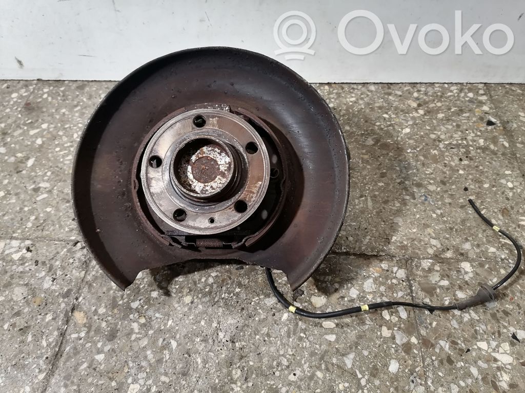 Volvo V70 Cubo de rueda trasera 