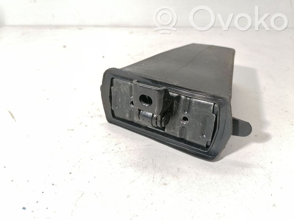 BMW X5 E70 Takaoven pidätin 