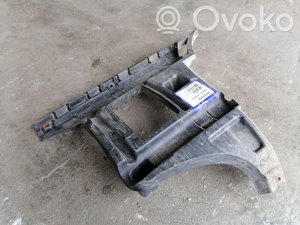 Volvo V70 Galinis laikiklis bamperio 