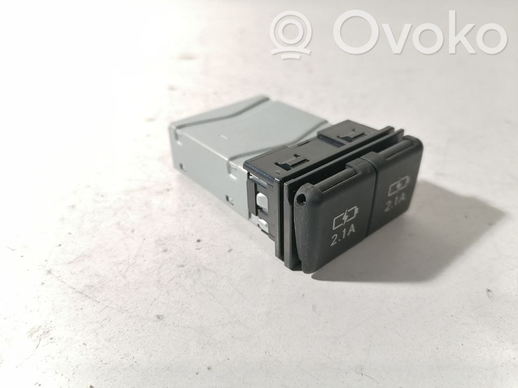 Lexus RX 450H USB socket connector 
