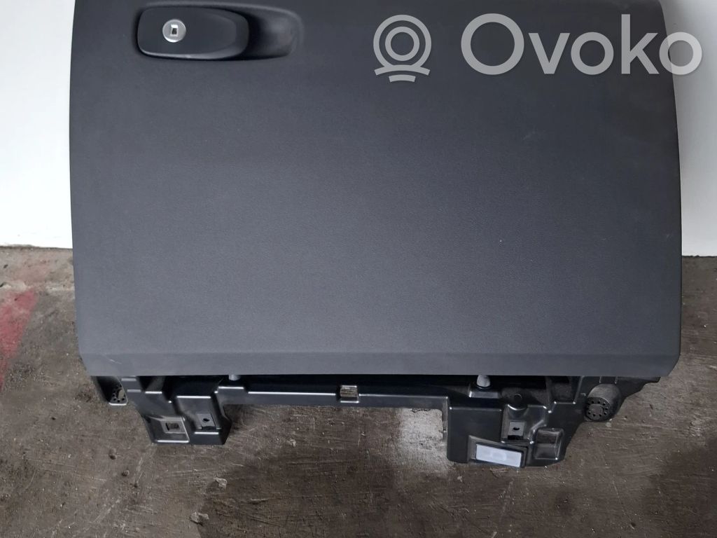 Volvo S90, V90 Hansikaslokero 