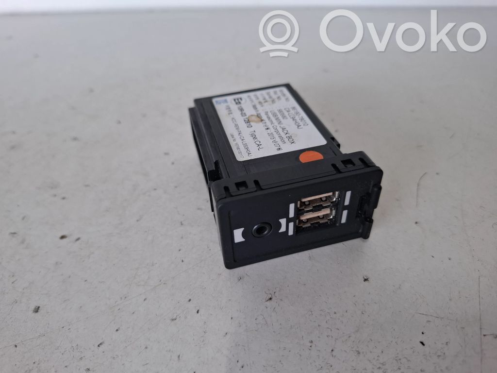 Lexus NX USB savienotājs 