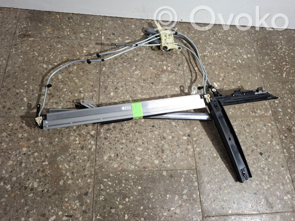 Cortina/parasol puerta trasera   8240520