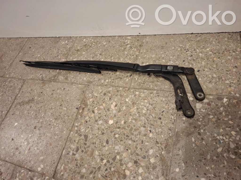 BMW 7 E65 E66 Front wiper blade arm 