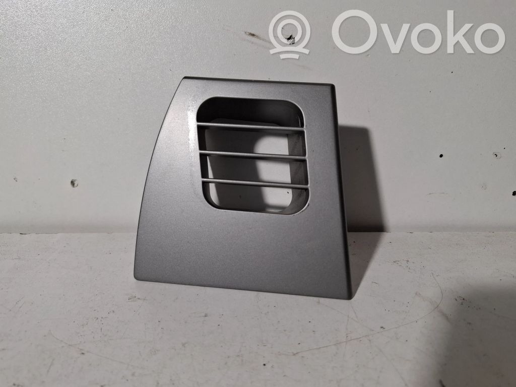 BMW 7 E65 E66 Šoninės oro grotelės 