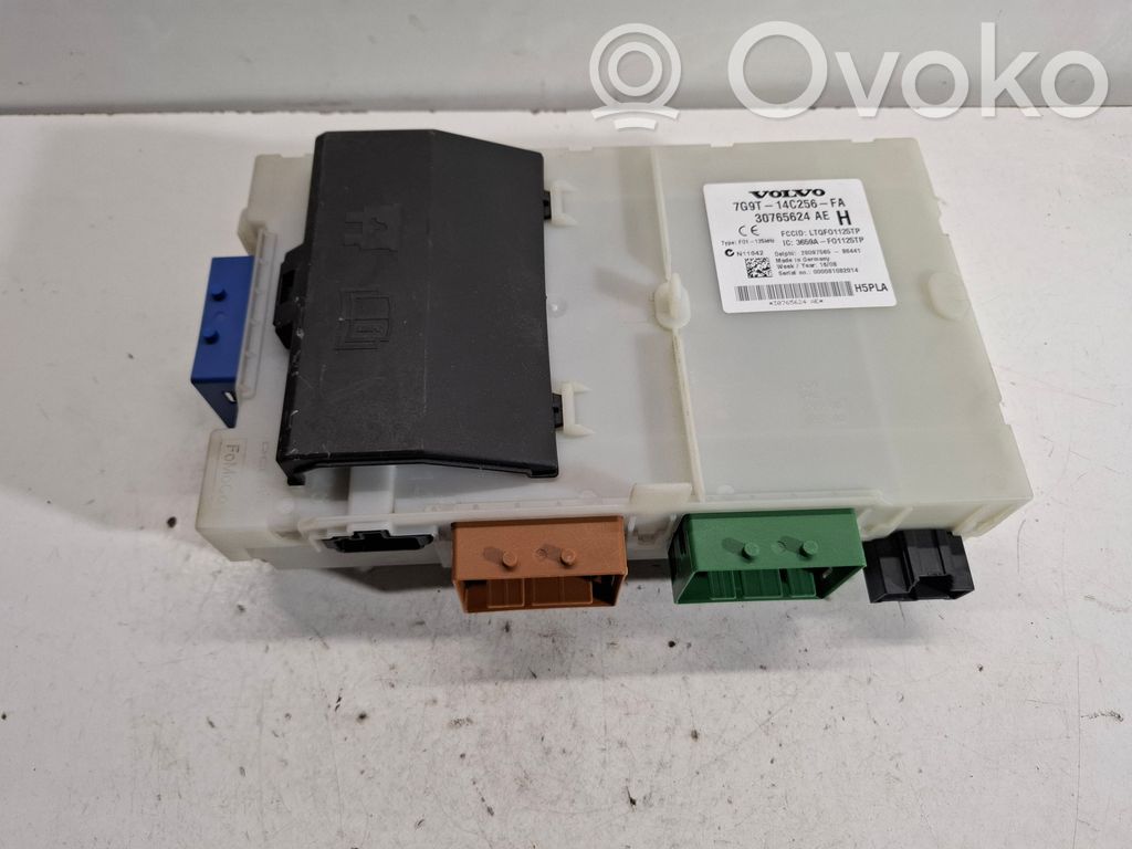 Volvo XC70 Fuse module 