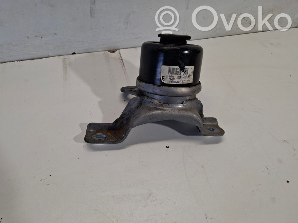 Volvo V60 Engine mount bracket 