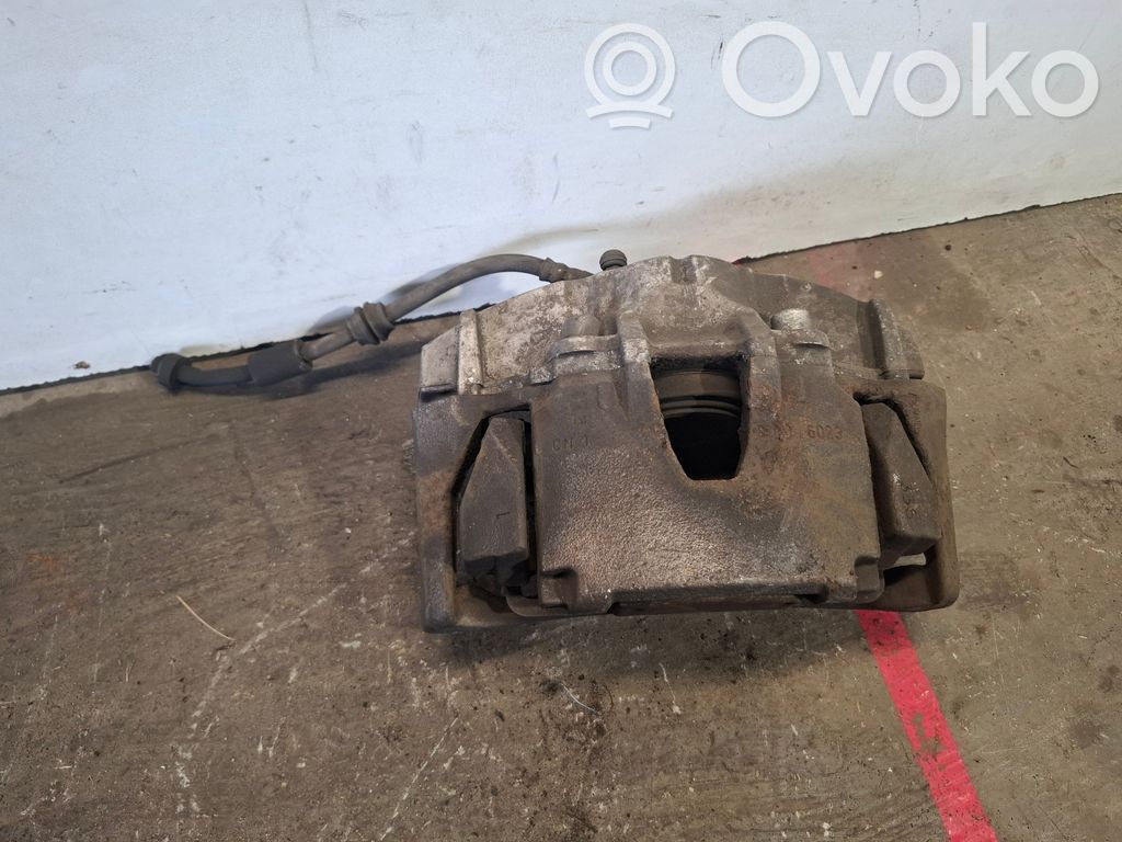 Volvo V60 Передний суппорт 