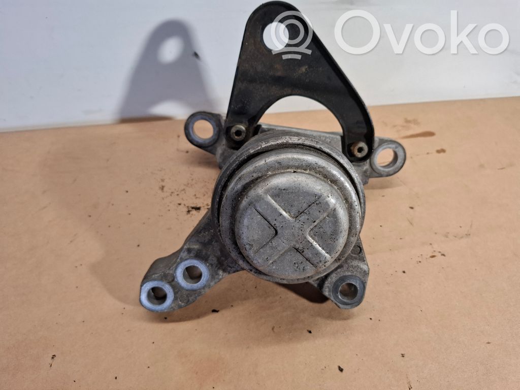 Volvo V60 Engine mount bracket 