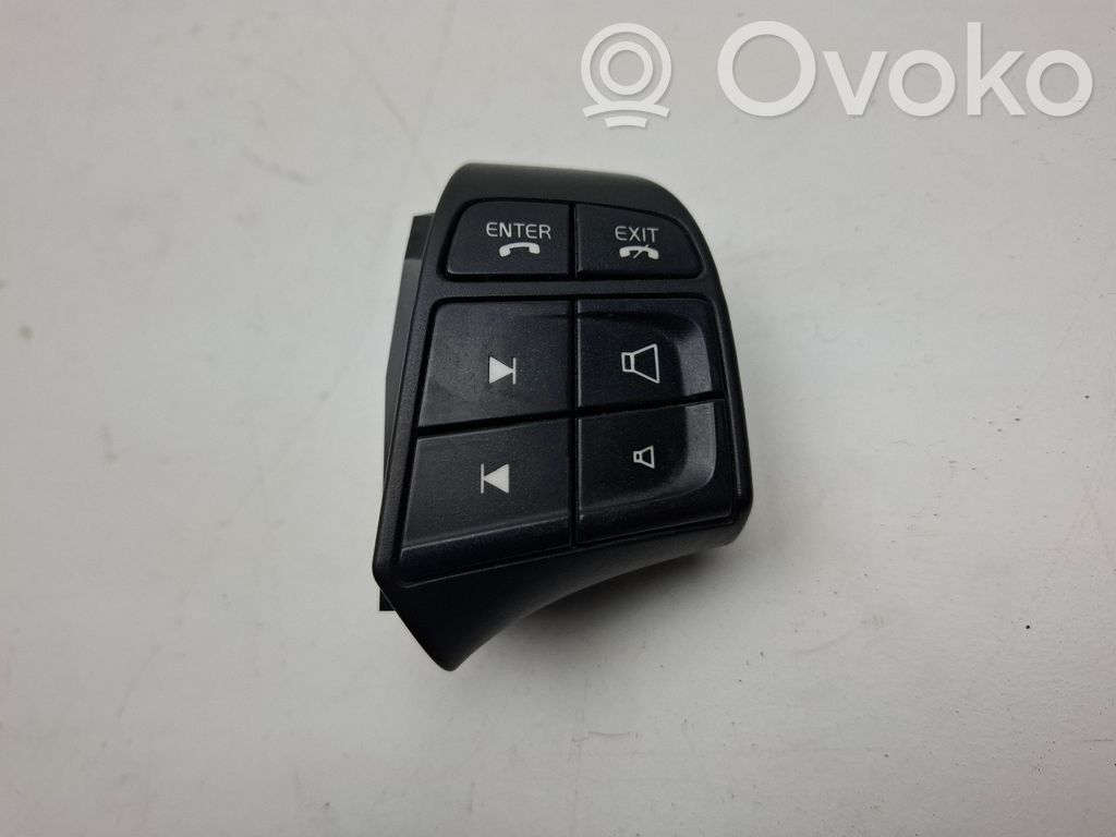 Volvo XC60 Steering wheel buttons/switches 