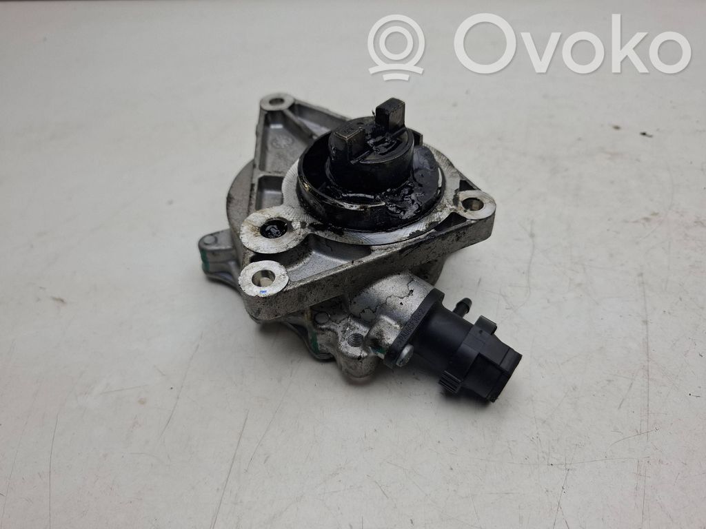Volvo XC90 Vacuum pump 