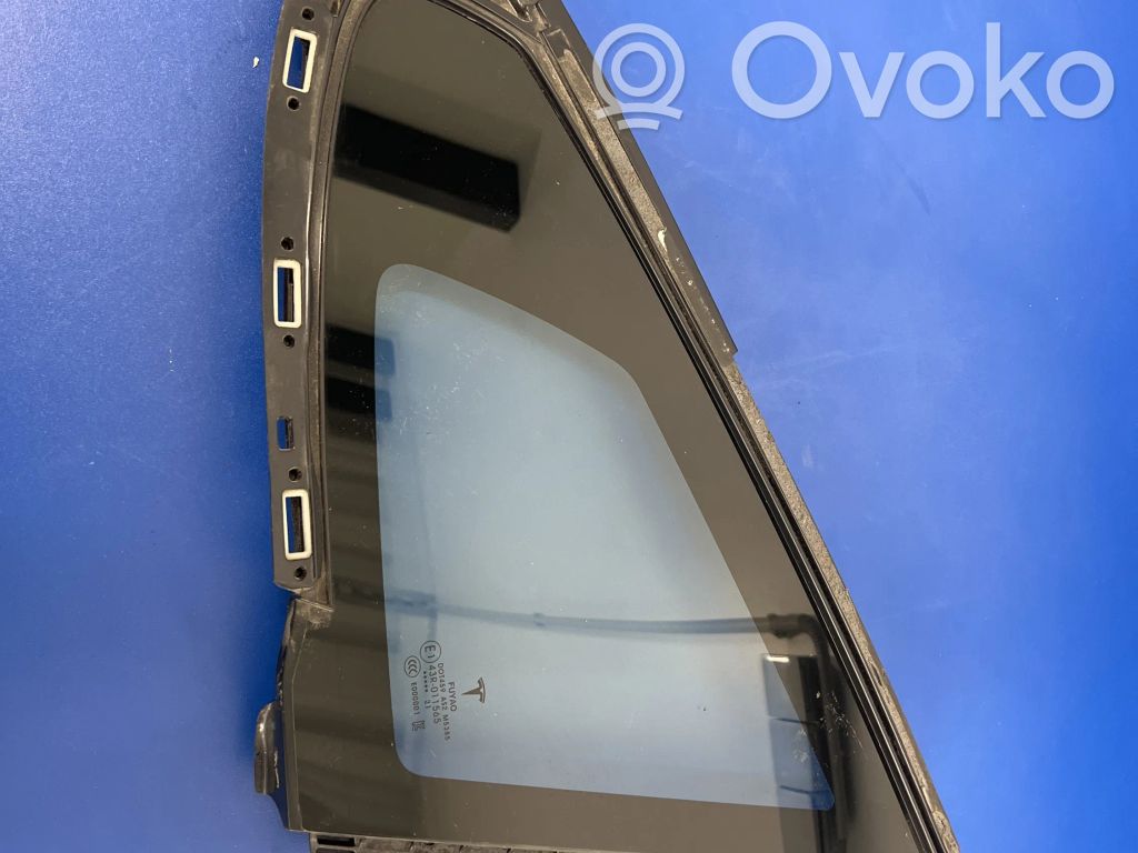 Tesla Model S Rear side window 