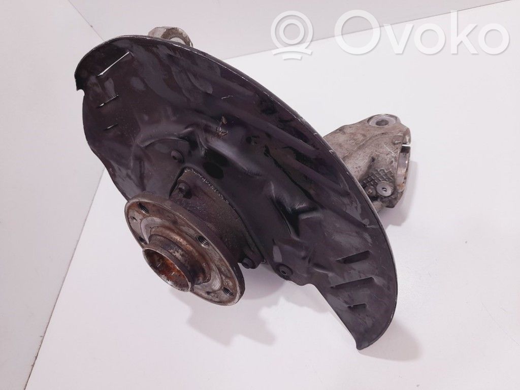 Volkswagen Golf VIII Zwrotnica koła przedniego 