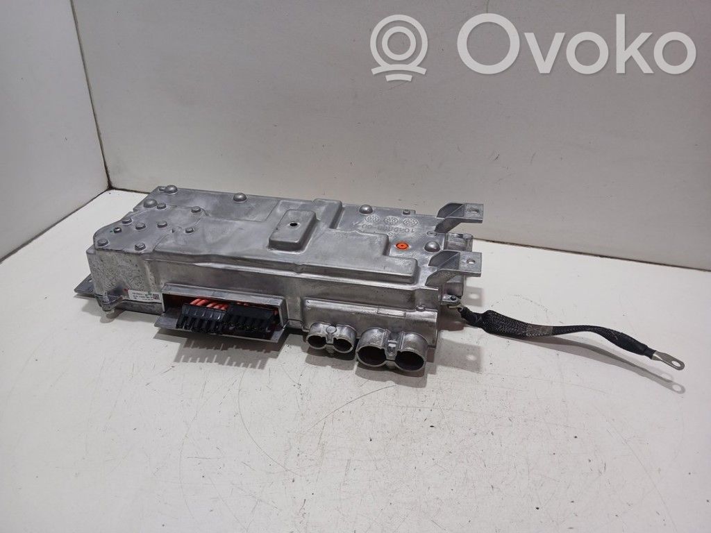 Inversor/convertidor de voltaje   104891200A,104891200A