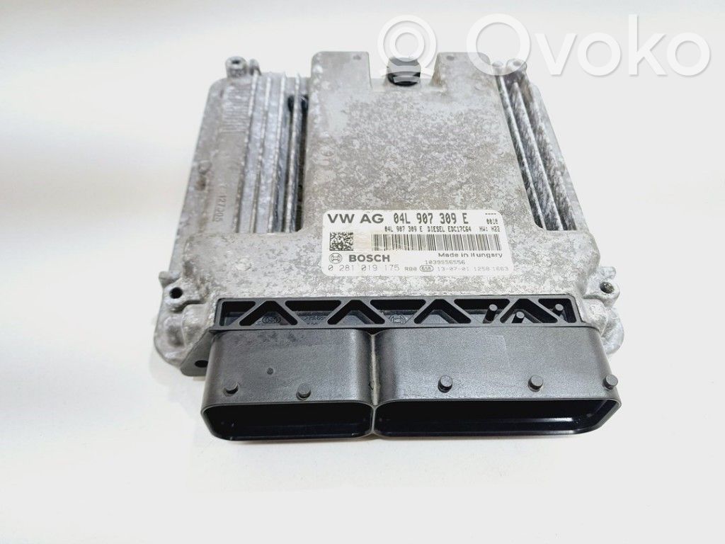 Volkswagen Golf VII Engine control unit/module 