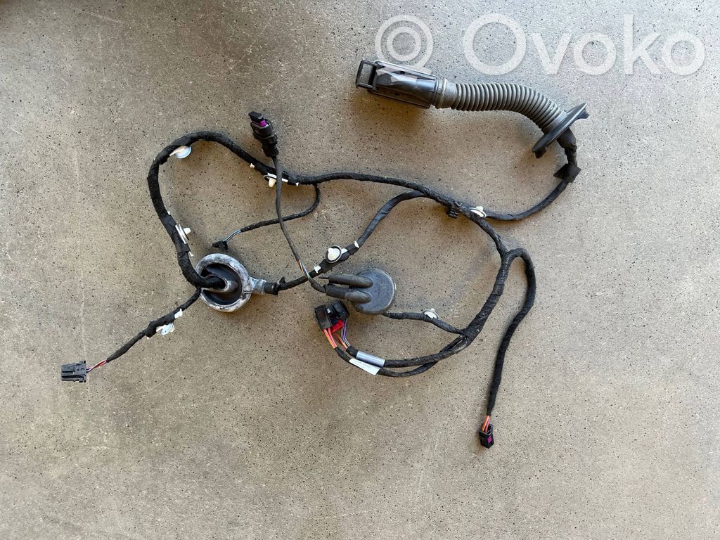 Audi Q5 SQ5 8R Aizmugurējo durvju vadu instalācija 