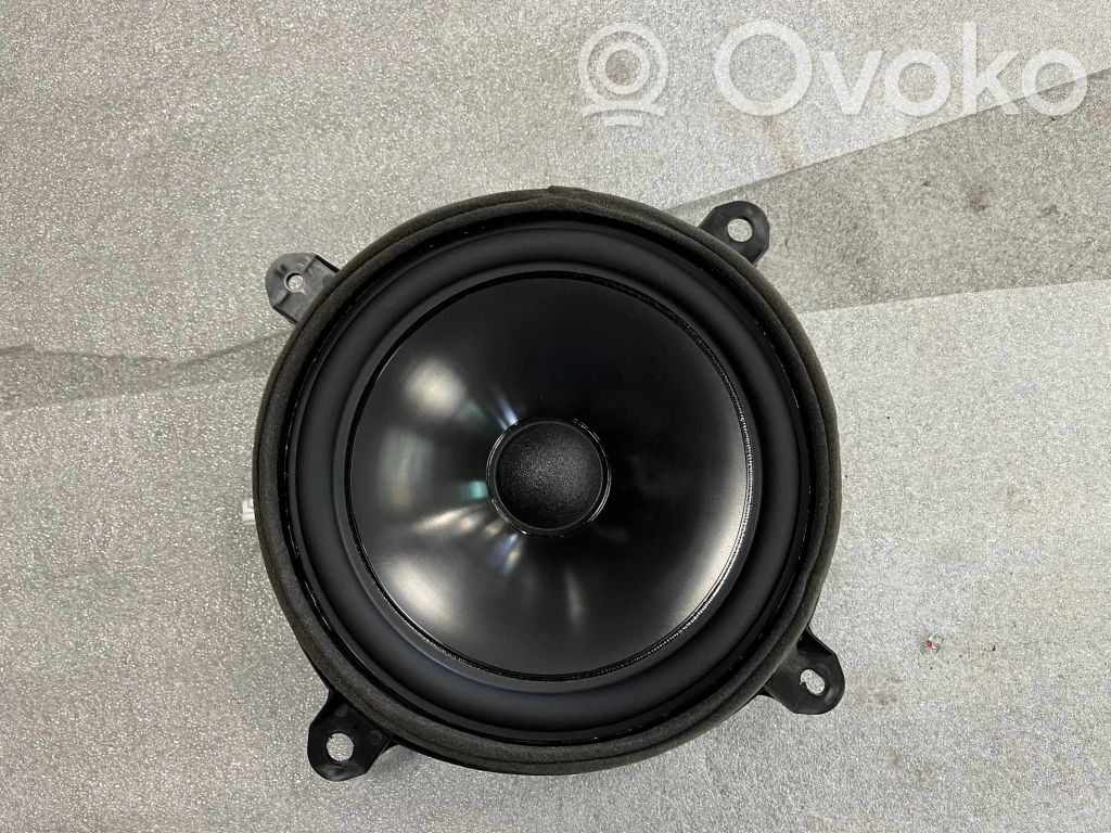 Lexus UX Altavoz de la puerta delantera 