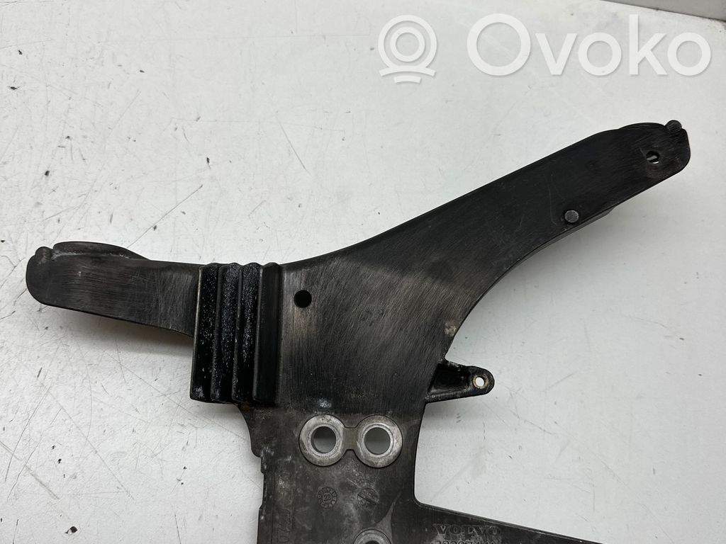 Volvo C40 Holder (bracket) 
