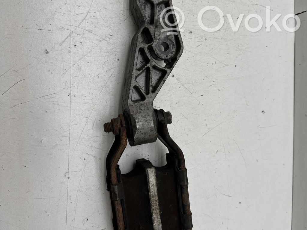 Volvo XC60 Soporte de montaje de la caja de cambios 