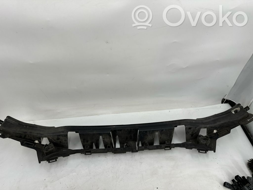 Volvo V40 Belka zderzaka przedniego 
