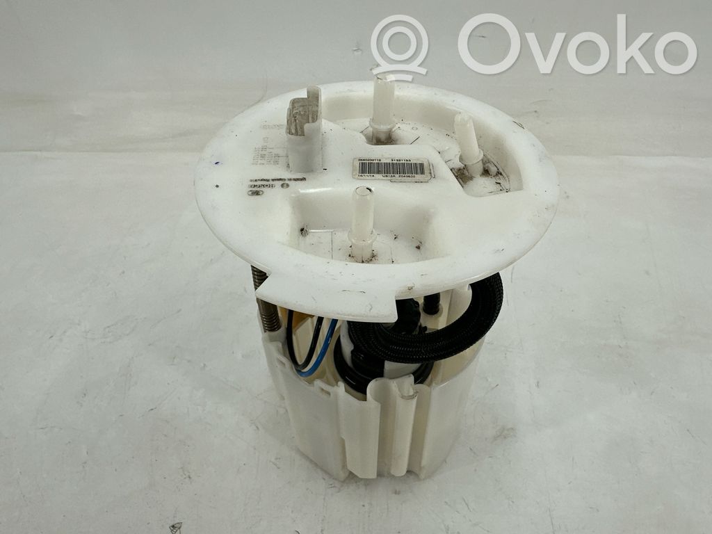 Volvo V40 Polttoainesäiliön pumppu 