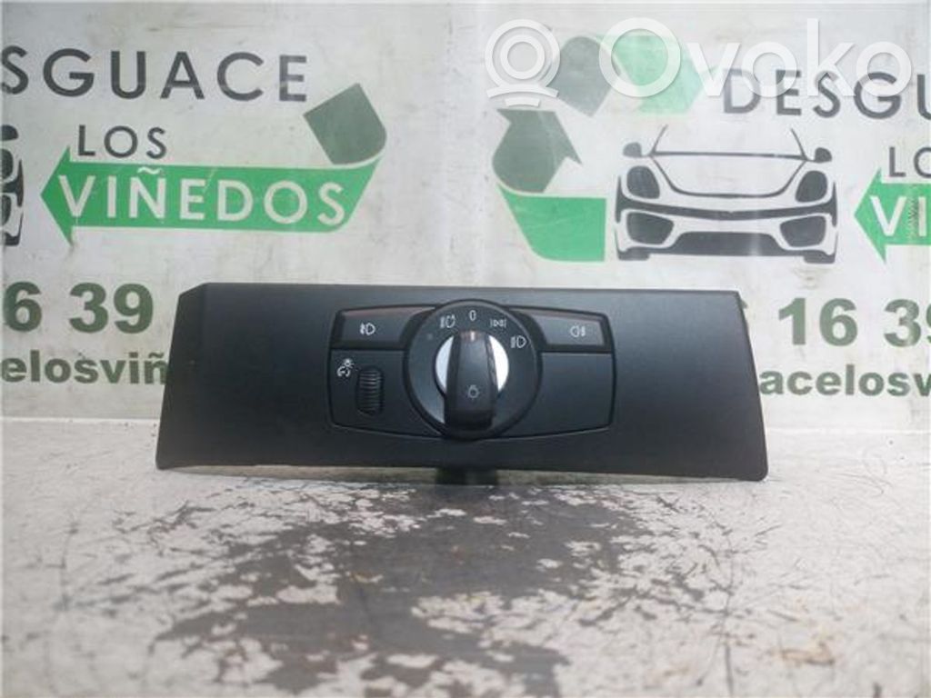 Light switch   33295201