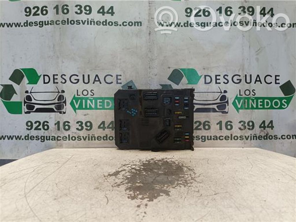 Peugeot 407 Saugiklių blokas 