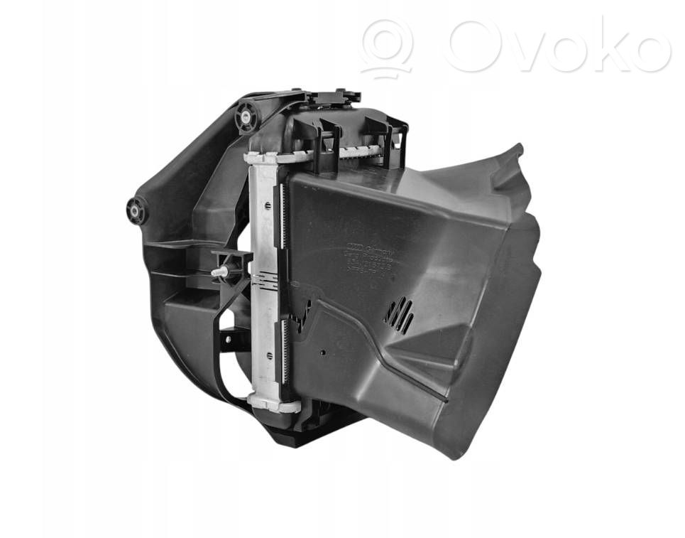 Audi RS Q3 Termostat / Obudowa termostatu 