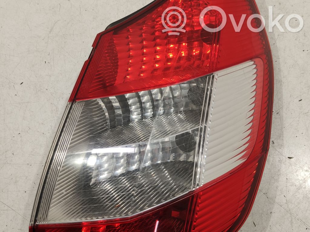 Renault Scenic II -  Grand scenic II Aizmugurējais lukturis virsbūvē 