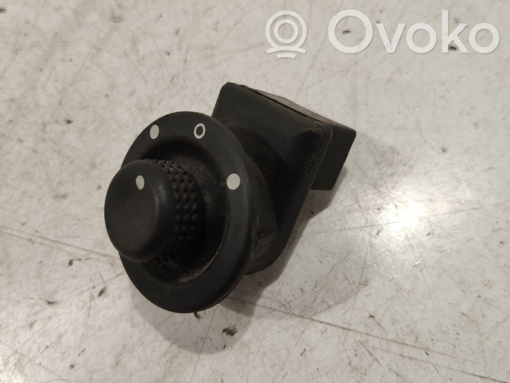 Renault Laguna II Wing mirror control module 