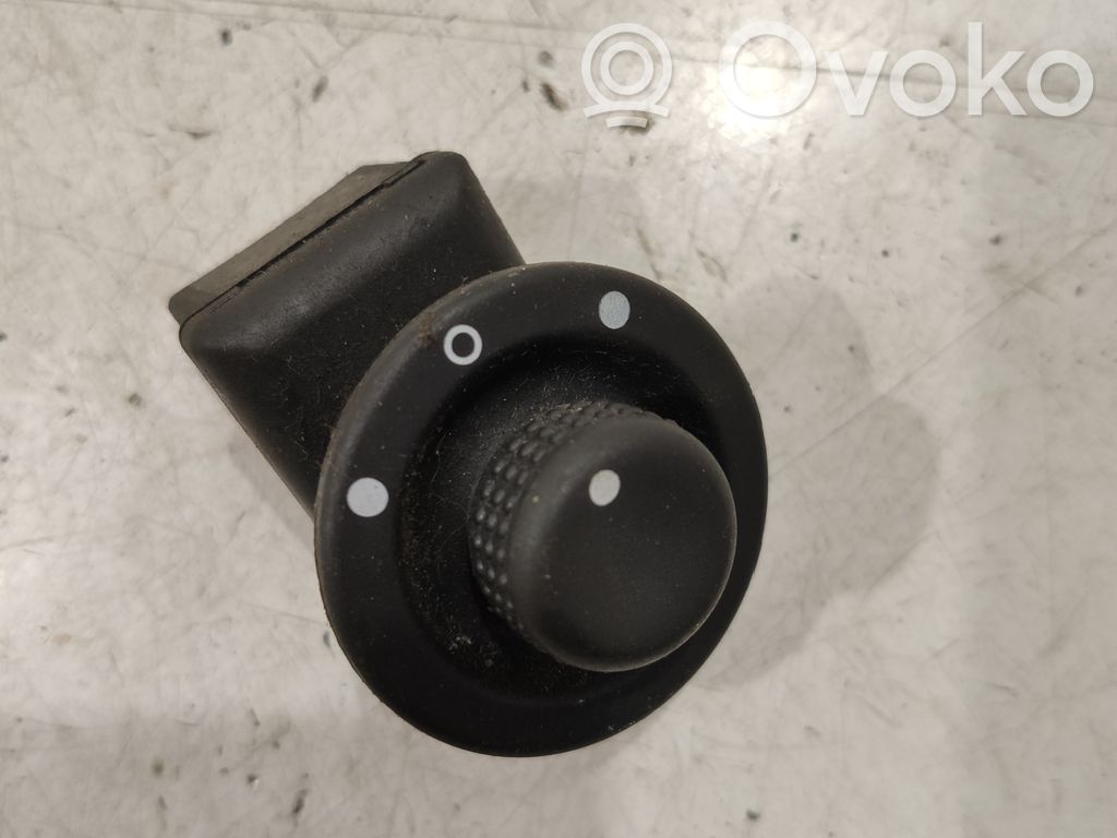 Renault Laguna II Wing mirror control module 
