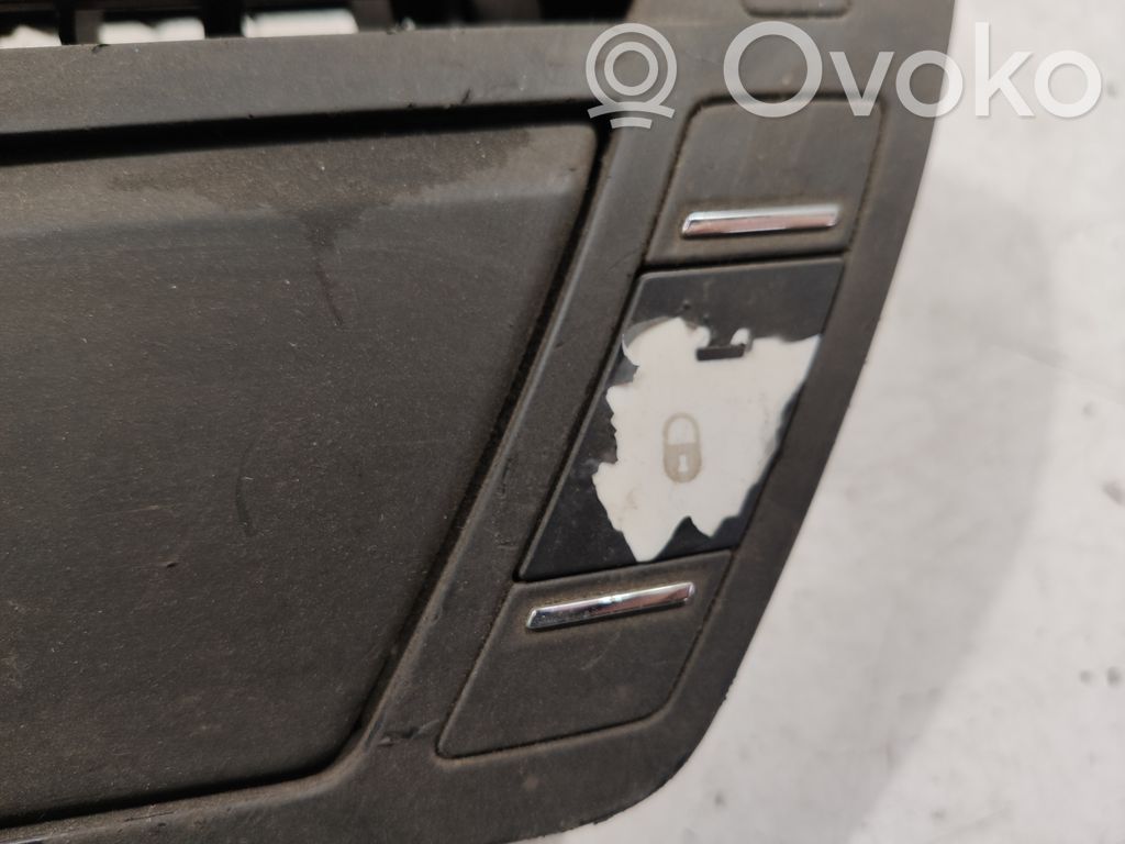 Citroen C4 I Picasso Cadre, panneau d'unité radio / GPS 
