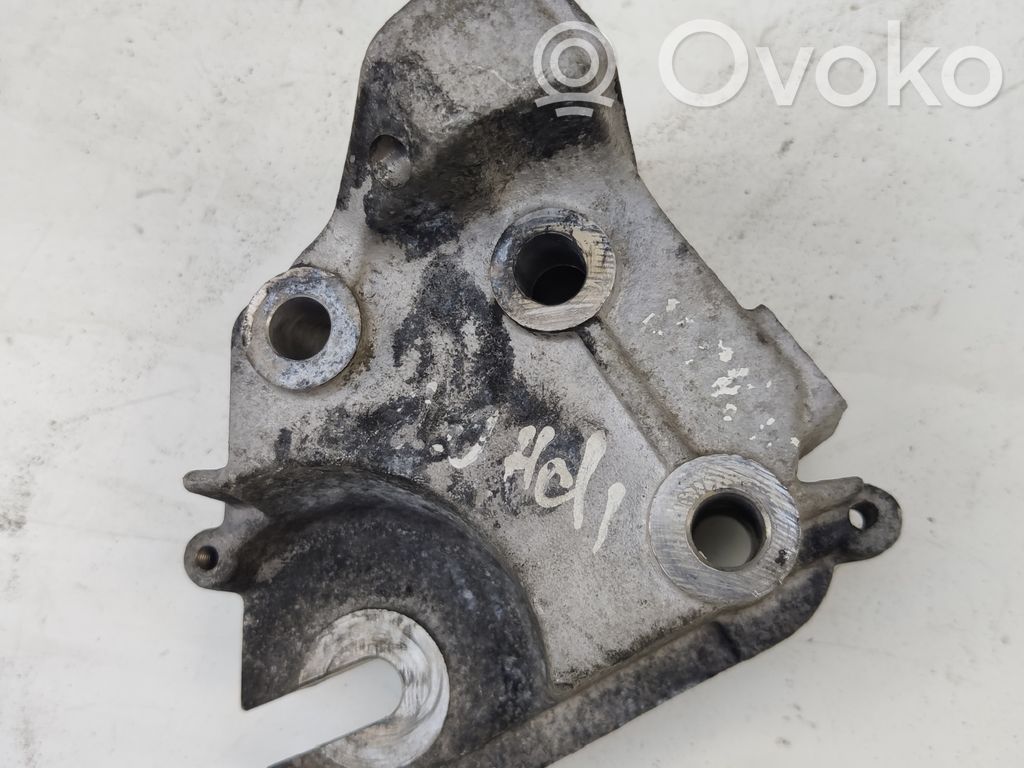 Peugeot 407 Engine mounting bracket 