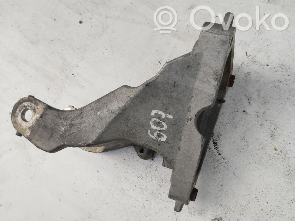 Peugeot 607 Gearbox mounting bracket 