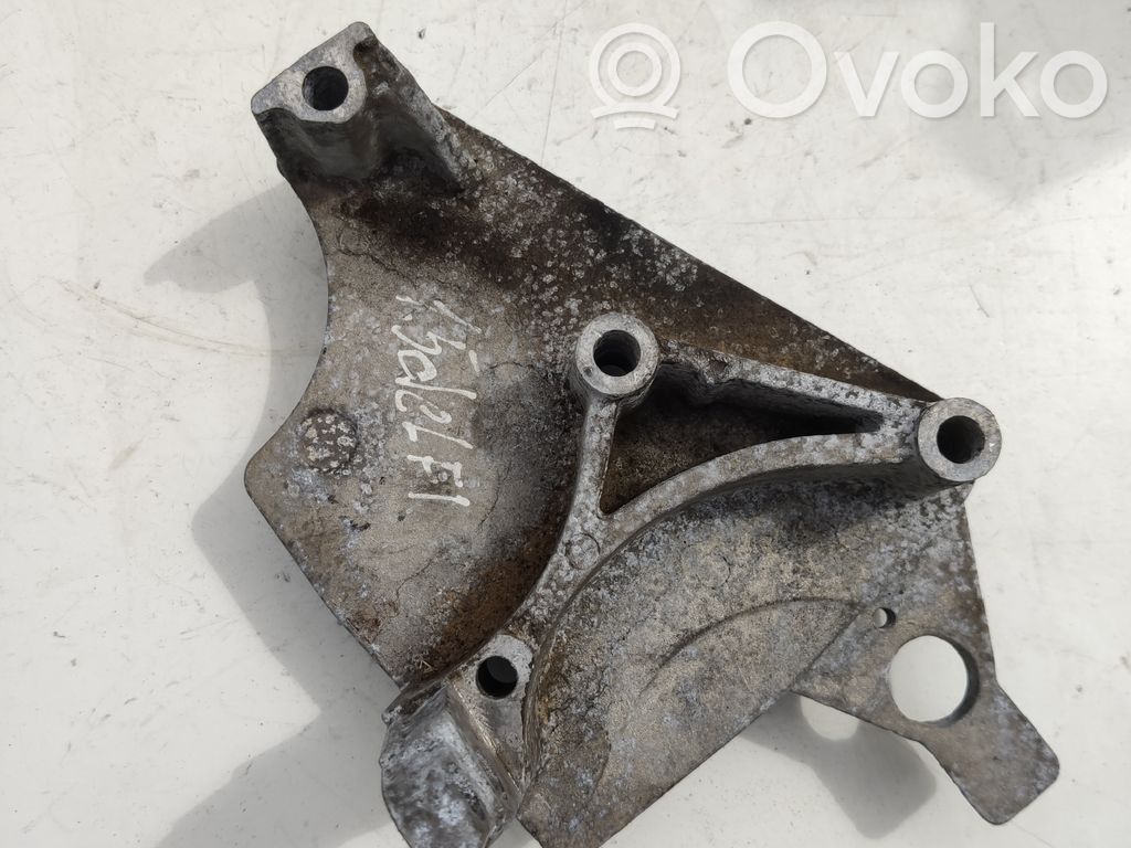 Engine mounting bracket   8200408663