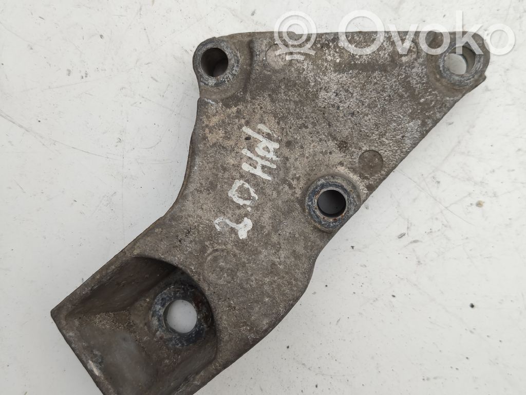 Citroen Xsara Picasso Engine mounting bracket 