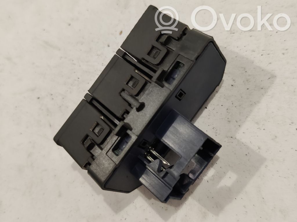 Citroen C5 ESP (stability program) switch 