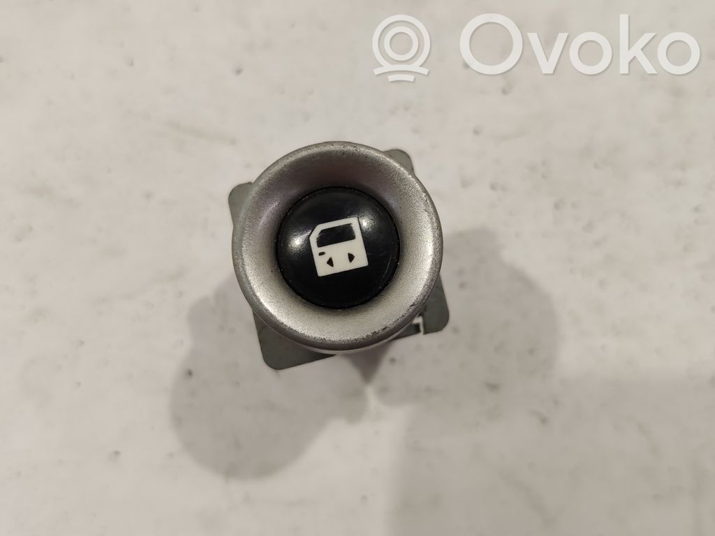 Interruptor para abrir la puerta trasera   1488929077