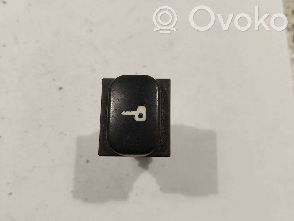 Peugeot 607 Central locking switch button 