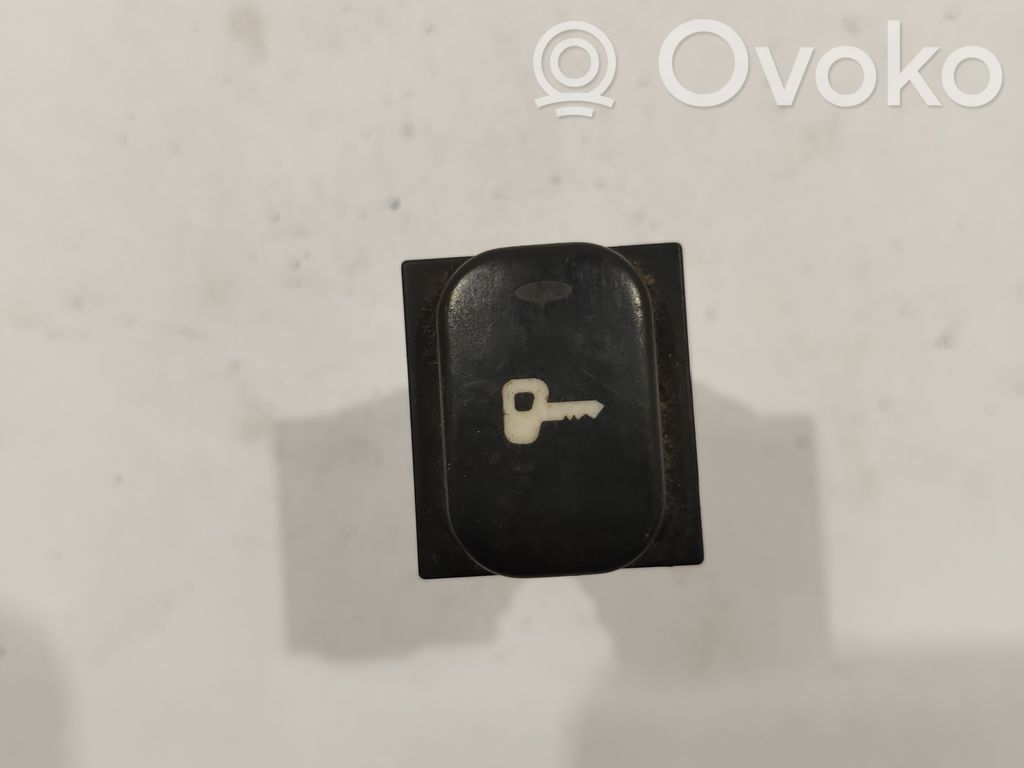 Peugeot 607 Central locking switch button 